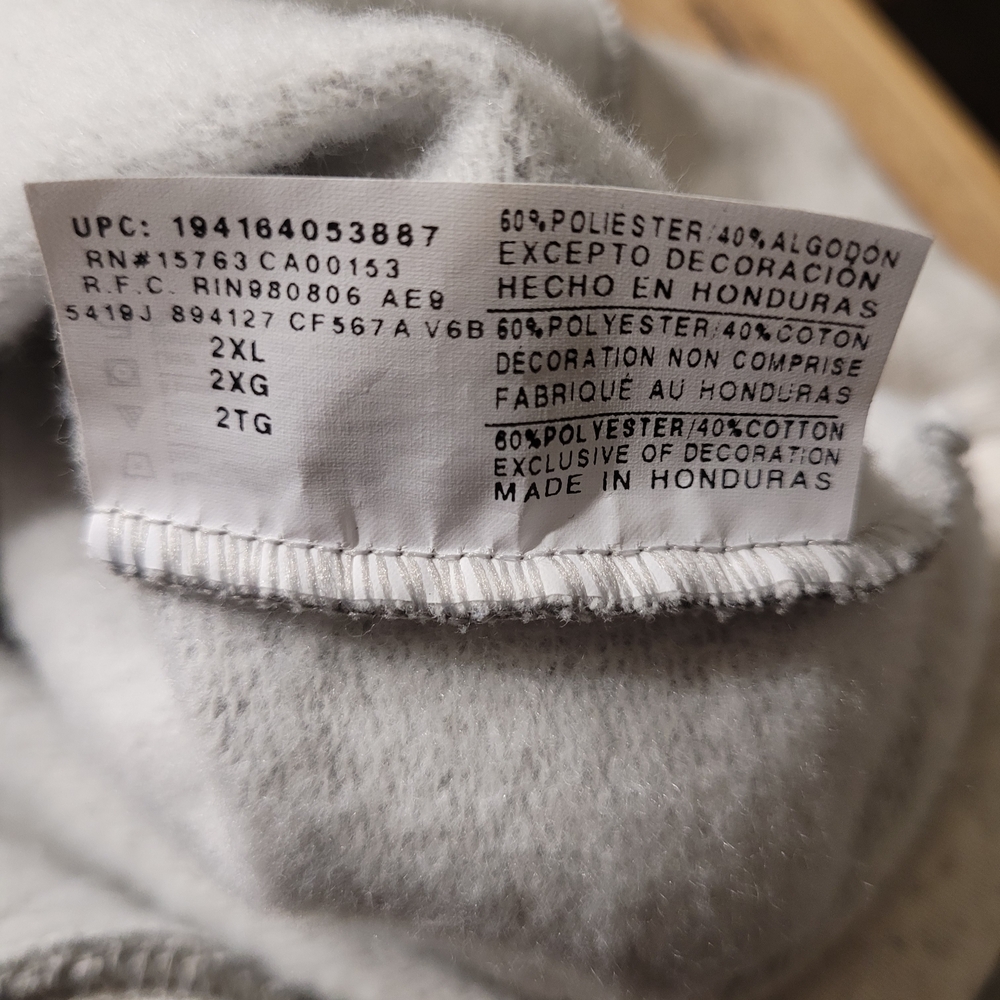 Champion Gray Crewneck Sweater with Iconic Logo - Picture 6 of 6